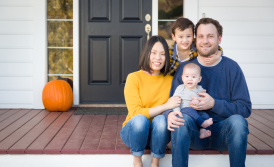 Громадянство дитини, як підстава для постійного проживання: розбір проблем батьків-іноземців