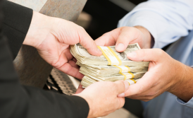 Как безопасно вывезти деньги из Украины: что грозит за недекларирование