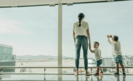 Оформлення виїзду за кордон під час війни: що чекати жінкам та які умови виїзду дітей 