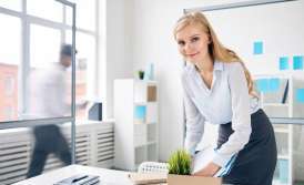 How and why is it important to correctly submit a foreigner's work permit in Ukraine?